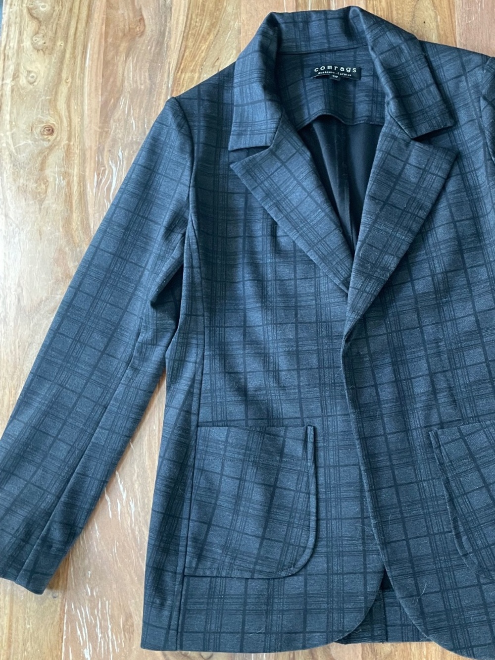 Versatile Comrags Blazer - Picture 2 of 8